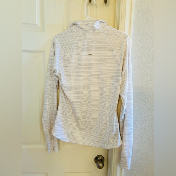 Old Navy Active Cream Shirt - Picture 2 of 3